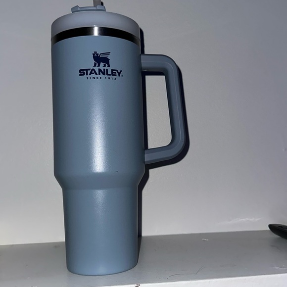 40oz baby blue Stanley Cup - Picture 1 of 2